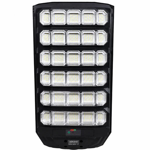 Lampă Solară Stradală DEMAHO Zenith 1600W – LED 120.000 lm, IP66, Telecomandă, Senzor de Mișcare și Lumină